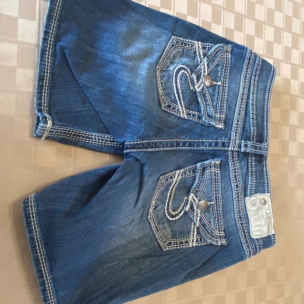 Silver Jeans Women’s Suki Flap Denim Shorts Blue Stretch Mid Rise 24 X 7 curvy